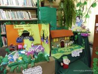 Krasnoludki w bibliotece