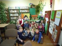 Krasnoludki w bibliotece