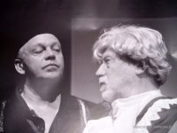 Bez kurtyny